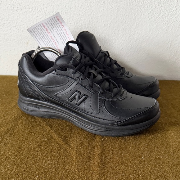 New Balance Other - NWT Vintage New Balance 577 Walking Shoes Size 8.5